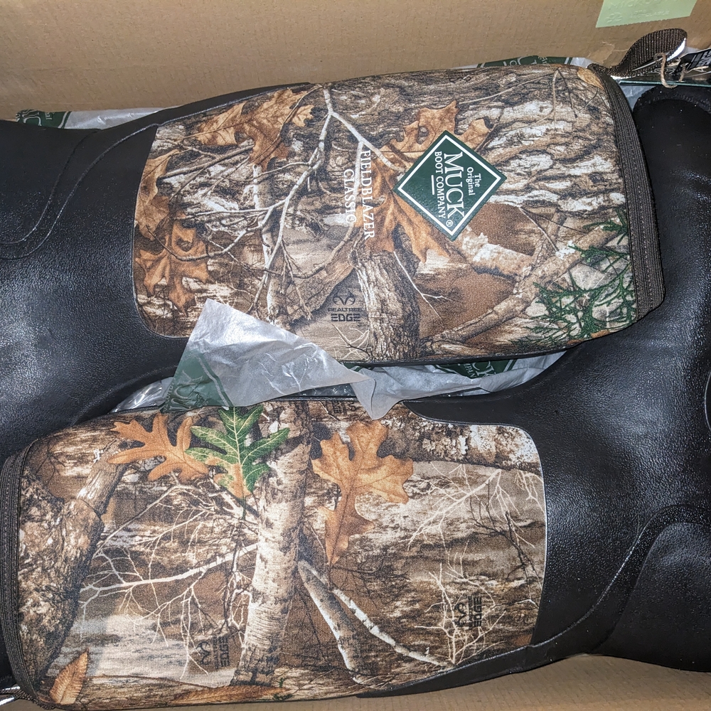 Muck Boots Men's Camo and Black Outdoor Boots